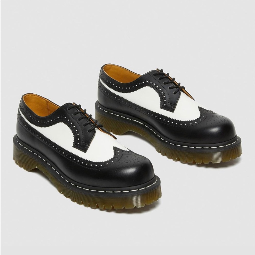 DR. MARTENS 3989 BEX SMOOTH LEATHER BROGUE SHOES US6/UK4